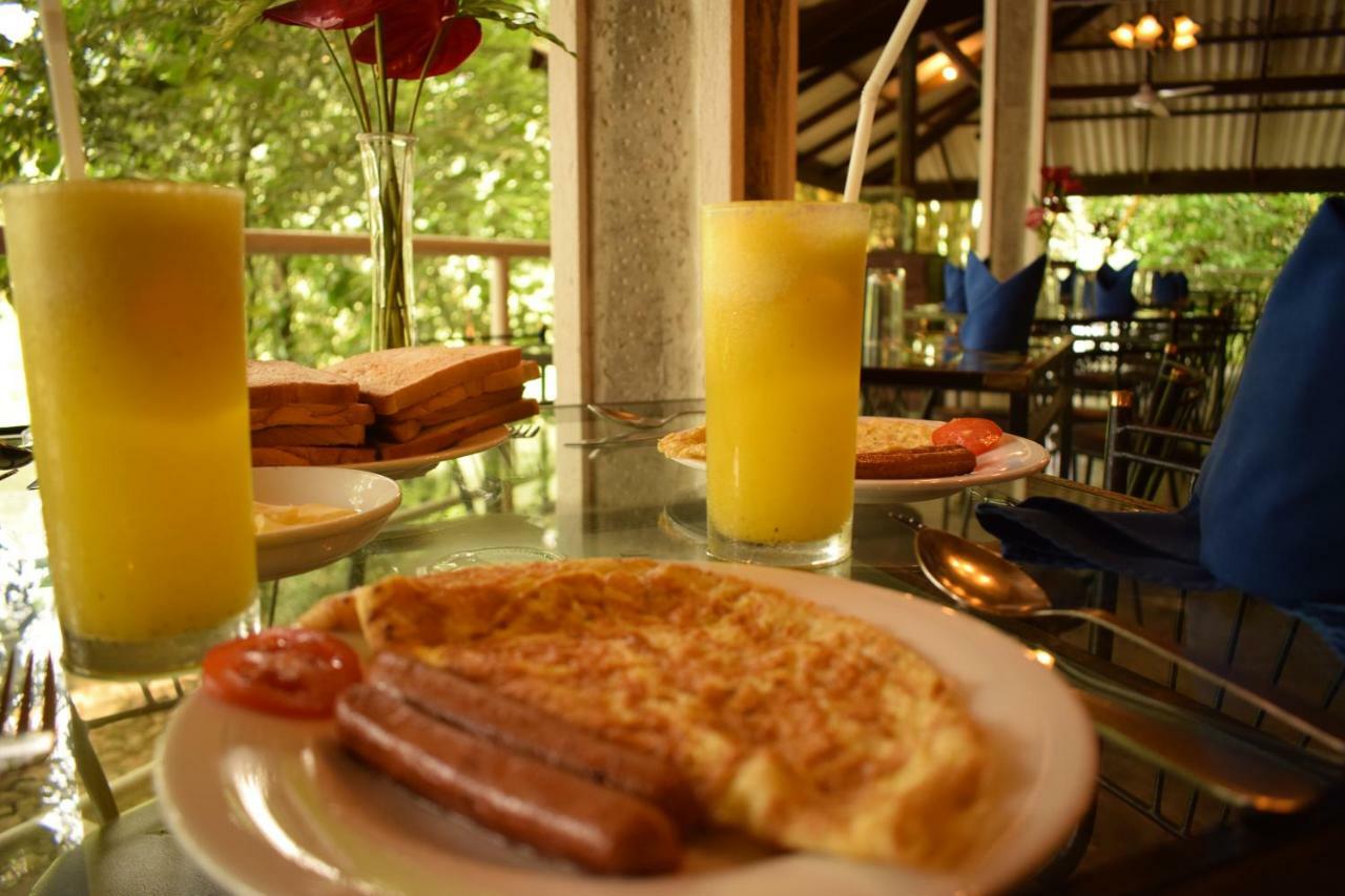 Plantation Hotel Helarambe Buitenkant foto